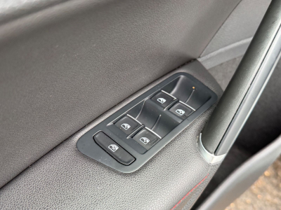 Volkswagen Golf VII Lim. GTI TCR Start-Stopp 350 PS/Pano/