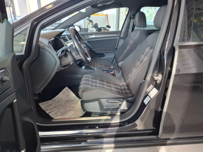 Volkswagen Golf GTI 2.0 TSI 245 PERFORMANCE FACELIFT VIRTUAL COCKPIT LED NAVI 1 HAND