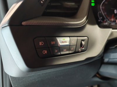 BMW 218 218iA PACK M BOITE AUTO GPS LED CARPLAY