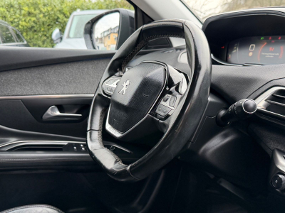 Peugeot 3008 GT LINE  2.0 HDI 150 PS