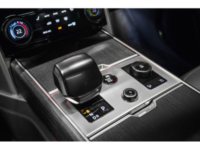 Land-Rover Range Rover SV P530 4.4 V8 LWB