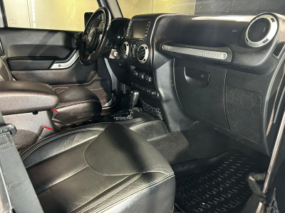 Jeep Wrangler 2.8 CRD JK UNLIMITED DECAPOTABLE UTILAIRE CUIR BLUETOOTH