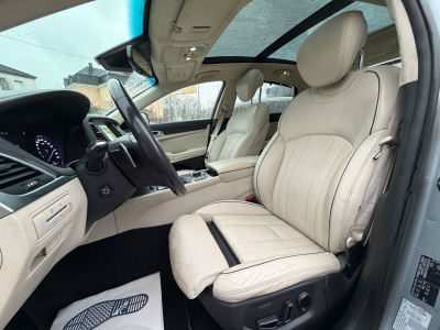 Hyundai Genesis 3.8/SoftClose/Kamera/Leder/Pano/HeadUP/V