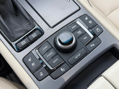 Hyundai Genesis 3.8/SoftClose/Kamera/Leder/Pano/HeadUP/V