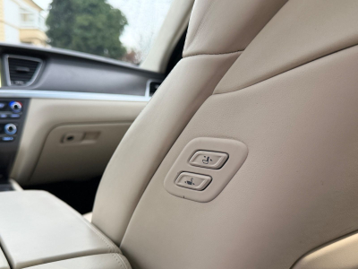 Hyundai Genesis 3.8/SoftClose/Kamera/Leder/Pano/HeadUP/V