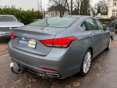 Hyundai Genesis 3.8/SoftClose/Kamera/Leder/Pano/HeadUP/V