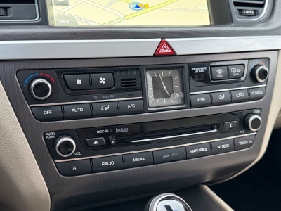 Hyundai Genesis 3.8/SoftClose/Kamera/Leder/Pano/HeadUP/V