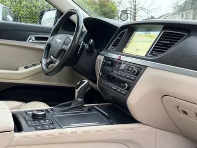 Hyundai Genesis 3.8/SoftClose/Kamera/Leder/Pano/HeadUP/V