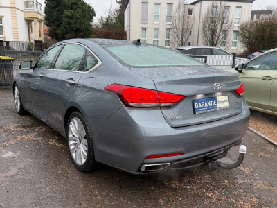 Hyundai Genesis 3.8/SoftClose/Kamera/Leder/Pano/HeadUP/V