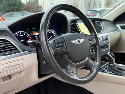 Hyundai Genesis 3.8/SoftClose/Kamera/Leder/Pano/HeadUP/V