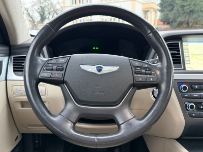 Hyundai Genesis 3.8/SoftClose/Kamera/Leder/Pano/HeadUP/V