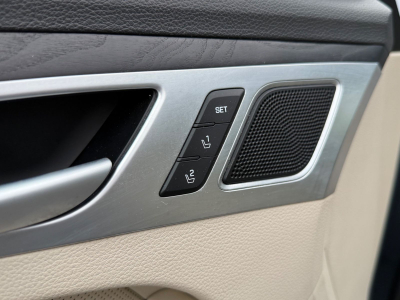 Hyundai Genesis 3.8/SoftClose/Kamera/Leder/Pano/HeadUP/V