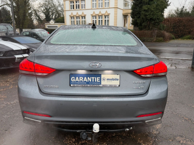 Hyundai Genesis 3.8/SoftClose/Kamera/Leder/Pano/HeadUP/V