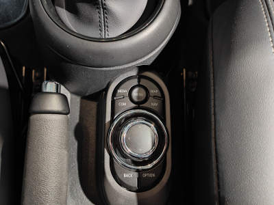 MINI Cooper 1.5 GPS CARPLAY CAMERA SIEGES CHAUFFANTS LED PDC AR