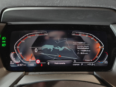 BMW 118 118dA SPORT TOIT PANO OUVRANT GPS CARPLAY CAMERA