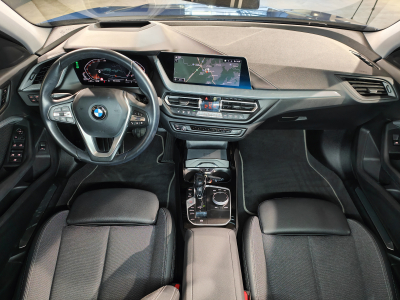 BMW 118 118dA SPORT TOIT PANO OUVRANT GPS CARPLAY CAMERA