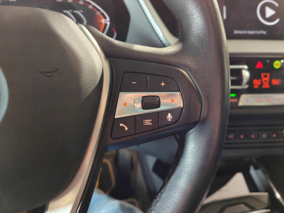 BMW 118 118dA SPORT TOIT PANO OUVRANT GPS CARPLAY CAMERA