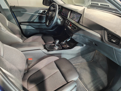 BMW 118 118dA SPORT TOIT PANO OUVRANT GPS CARPLAY CAMERA