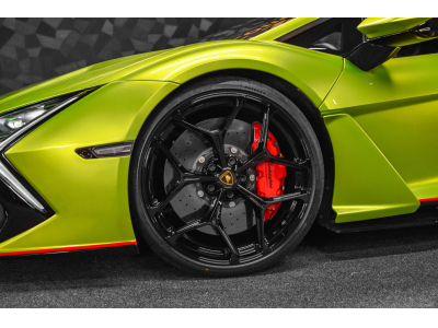 Lamborghini Revuelto AD PERSONAM - VERDE CITREA / ROSSO MARS