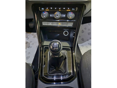 Volkswagen Touran TSI HIGHLINE 7 SITZE LED NAVI 1 HAND