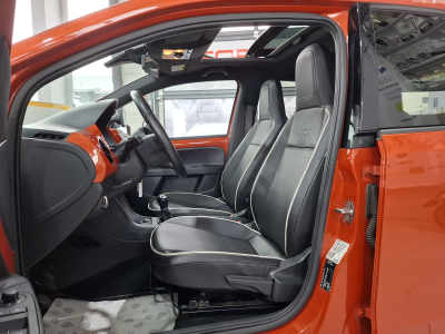 Volkswagen up! 1.0 TSI 75 HIGHLINE, NAVI, CUIR, PANORAMA, SIEGES CHAUFF.,