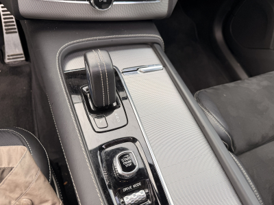 Volvo XC90 B5 AWD 235 R Design