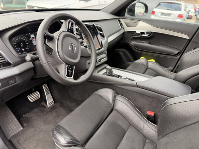 Volvo XC90 B5 AWD 235 R Design