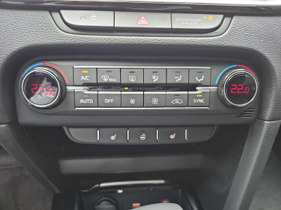 Kia Ceed 1.5 T-GDi 140 DCT Ultimate Edition