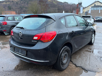 Opel Astra J Lim. 5-trg. Selection
