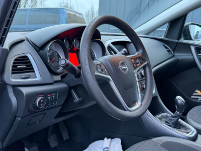 Opel Astra J Lim. 5-trg. Selection