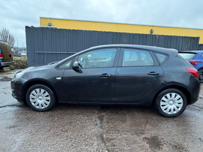 Opel Astra J Lim. 5-trg. Selection