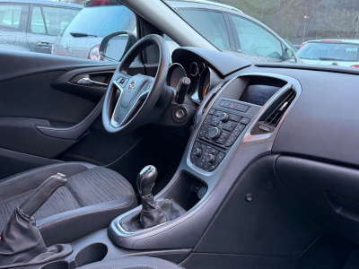 Opel Astra J Lim. 5-trg. Selection