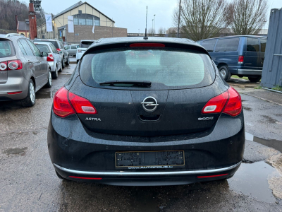 Opel Astra J Lim. 5-trg. Selection