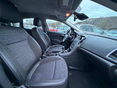 Opel Astra J Lim. 5-trg. Selection