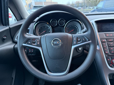 Opel Astra J Lim. 5-trg. Selection