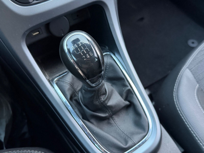 Opel Astra J Lim. 5-trg. Selection