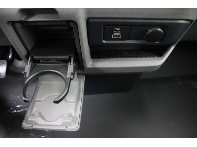 Volkswagen T7 Transporter 2.0 TDi 150 L1H1 Kamera/LED/Sitzheizung