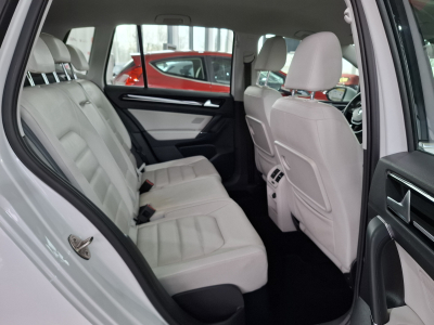 Volkswagen Golf Sportsvan 1.4TSI DSG Highline BlueMotion,1Hand,NAVI,CAMERA,PDC,LEDER,LED,