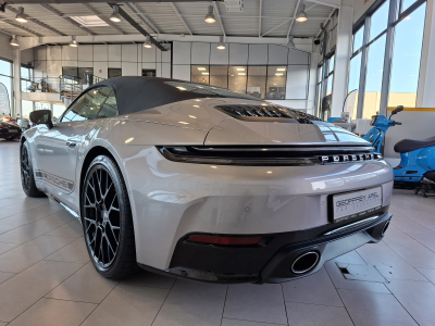 Porsche 992 FACELIFT CARRERA CABRIO PACK CHRONO BOSE CUIR NAVI 1 HAND 360°