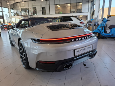 Porsche 992 FACELIFT CARRERA CABRIO PACK CHRONO BOSE CUIR NAVI 1 HAND 360°
