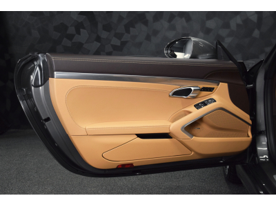 Porsche 718 Boxster 2.0 - CUIR EXPRESSO / COGNAC