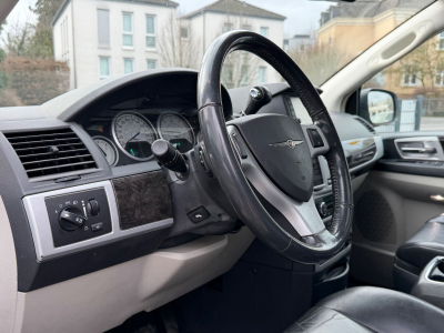 Chrysler Grand Voyager Limited 2.8 CRD Autom.