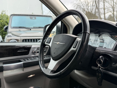 Chrysler Grand Voyager Limited 2.8 CRD Autom.