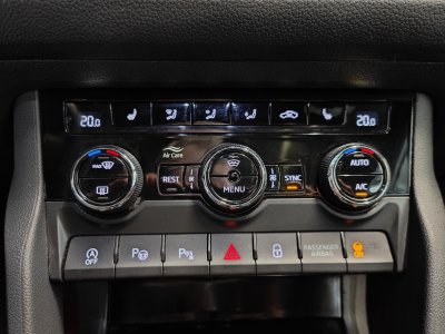 Skoda Kodiaq 2.0 TDI SPORTLINE 7PLACES CARPLAY CAMERA TOIT PANO SIEGES VOLANT CHAUFFANTS