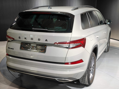 Skoda Kodiaq 2.0 TDI SPORTLINE 7PLACES CARPLAY CAMERA TOIT PANO SIEGES VOLANT CHAUFFANTS