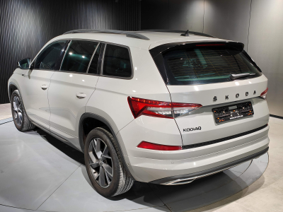 Skoda Kodiaq 2.0 TDI SPORTLINE 7PLACES CARPLAY CAMERA TOIT PANO SIEGES VOLANT CHAUFFANTS