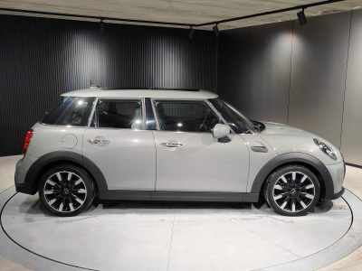 MINI Cooper 1.5 GPS CARPLAY CAMERA SIEGES CHAUFFANTS TOIT PANP