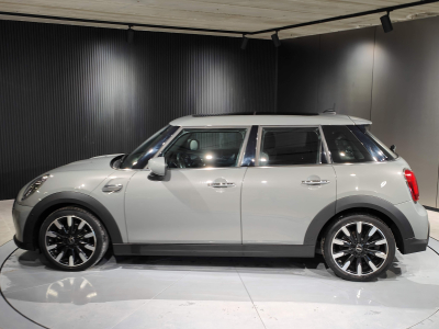 MINI Cooper 1.5 GPS CARPLAY CAMERA SIEGES CHAUFFANTS TOIT PANP