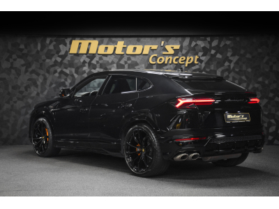 Lamborghini Urus V8 - NERO HELENE / ORANGE - AKRAPOVIC