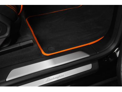 Lamborghini Urus V8 - NERO HELENE / ORANGE - AKRAPOVIC